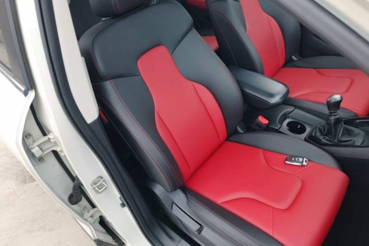 Used Haval H2s 2017 Red Label 1.5T Manual Comfort Model Right Front Seat