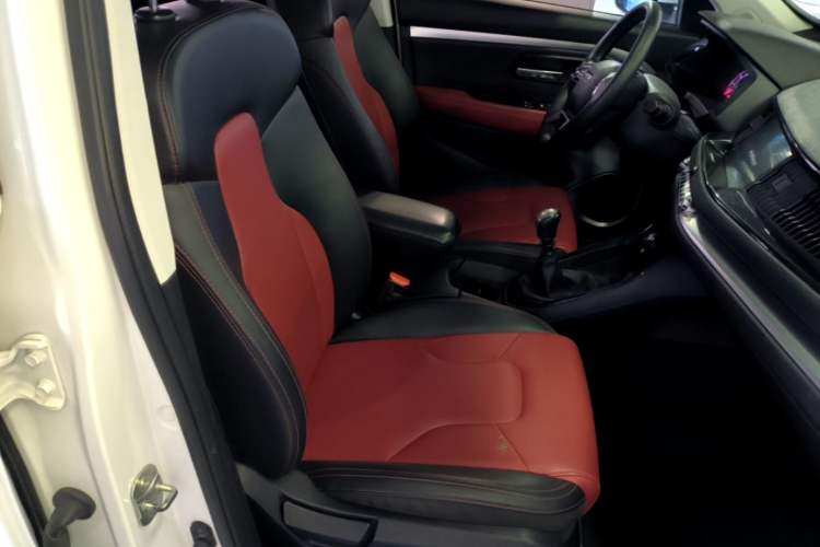 Used Haval H2s 2017 Red Label 1.5T Manual Comfort Model Right Front Seat