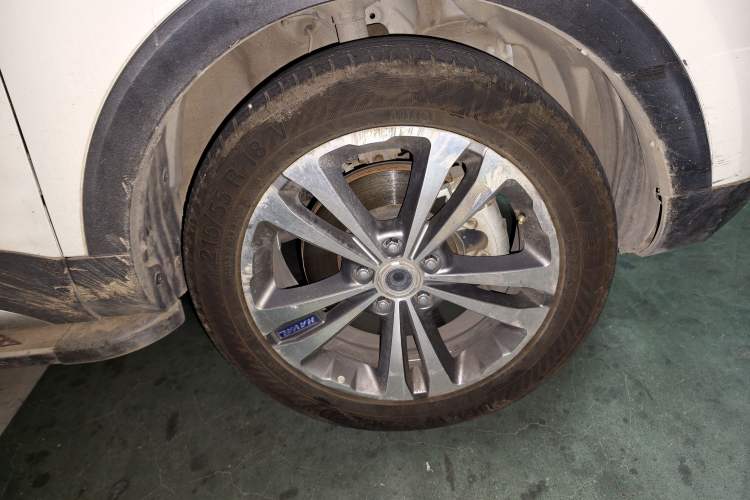 Used Haval H2s 2017 Blue Label 1.5T Dual-Clutch Luxury Model Right Front Wheel Hub