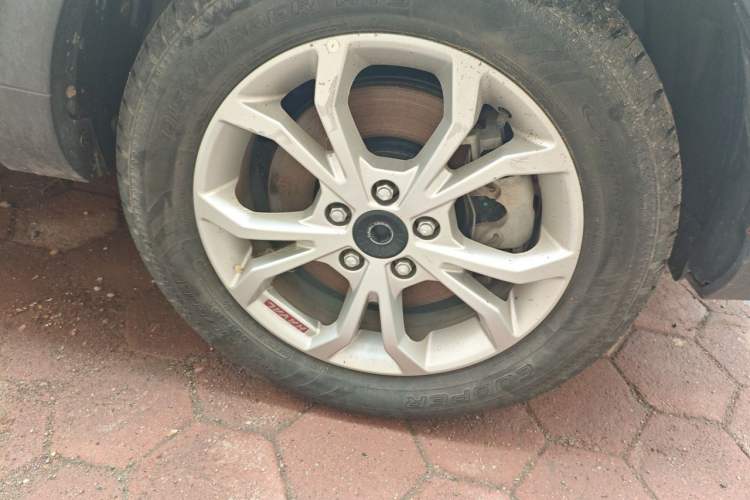 Used Haval H2s 2017 Red Label 1.5T Manual Comfort Model Right Front Wheel Hub