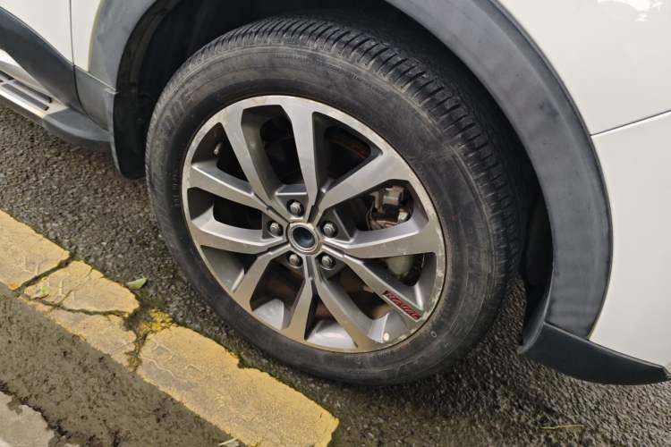 Used Haval H2s 2017 Red-Label 1.5T Dual-Clutch Luxury Model Right Front Wheel Hub