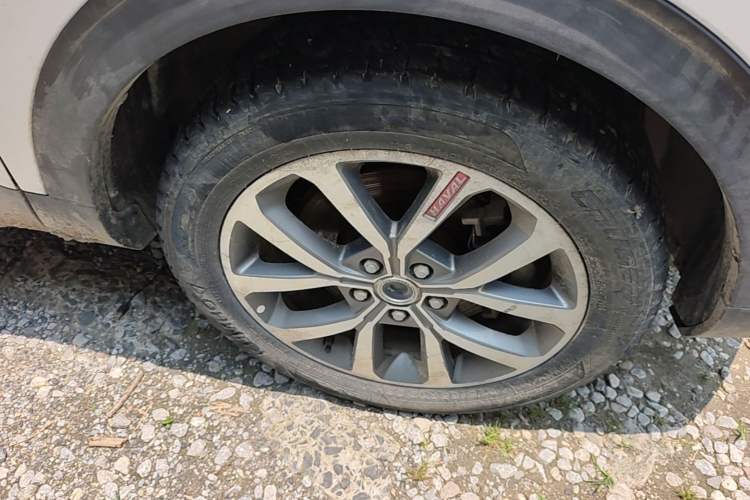 Used Haval H2s 2017 Red-Label 1.5T Dual-Clutch Luxury Model Right Front Wheel Hub