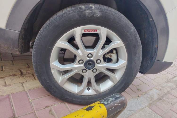 Used Haval H2s 2017 Red Label 1.5T Manual Comfort Model Right Front Wheel Hub