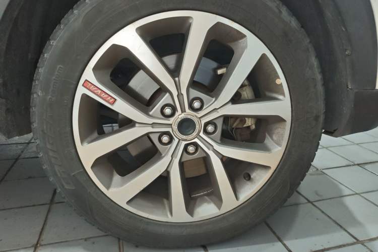 Used Haval H2s 2017 Red-Label 1.5T Dual-Clutch Luxury Model Right Front Wheel Hub