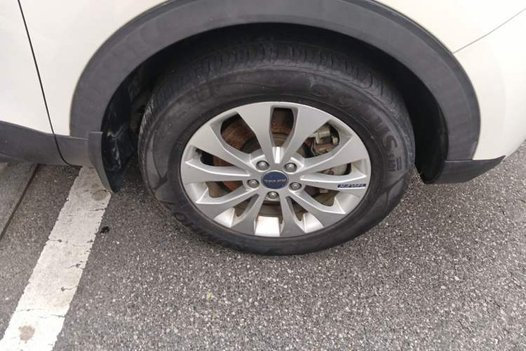 Used Haval H2s 2017 Blue Label 1.5T Dual-Clutch Comfort Model Right Front Wheel Hub