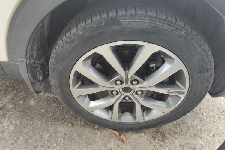 Used Haval H2s 2017 Red-Label 1.5T Dual-Clutch Luxury Model Right Front Wheel Hub