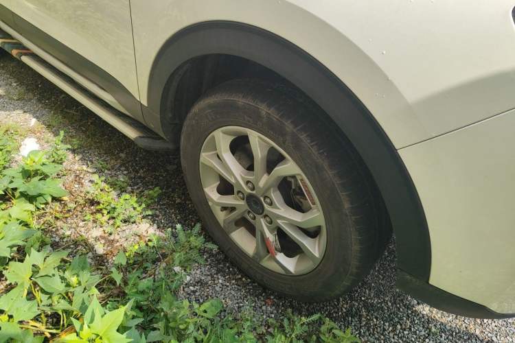 Used Haval H2s 2017 Red Label 1.5T Manual Comfort Model Right Front Wheel Hub