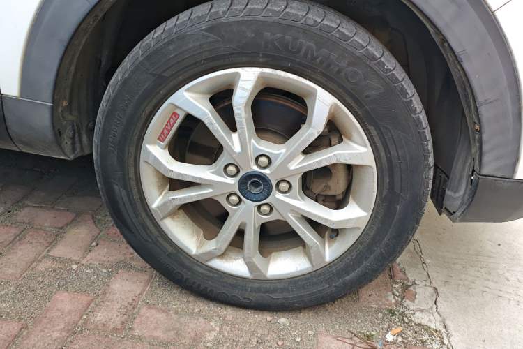 Used Haval H2s 2017 Red-Label 1.5T Manual Elite Model Right Front Wheel Hub