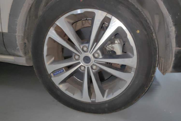 Used Haval H2s 2017 Blue Label 1.5T Dual-Clutch Luxury Model Right Front Wheel Hub