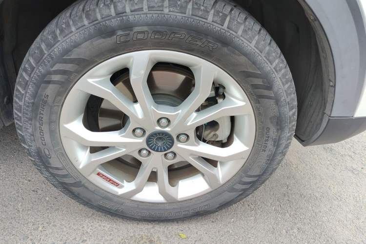 Used Haval H2s 2017 Red-Label 1.5T Dual-Clutch Comfort Model Right Front Wheel Hub