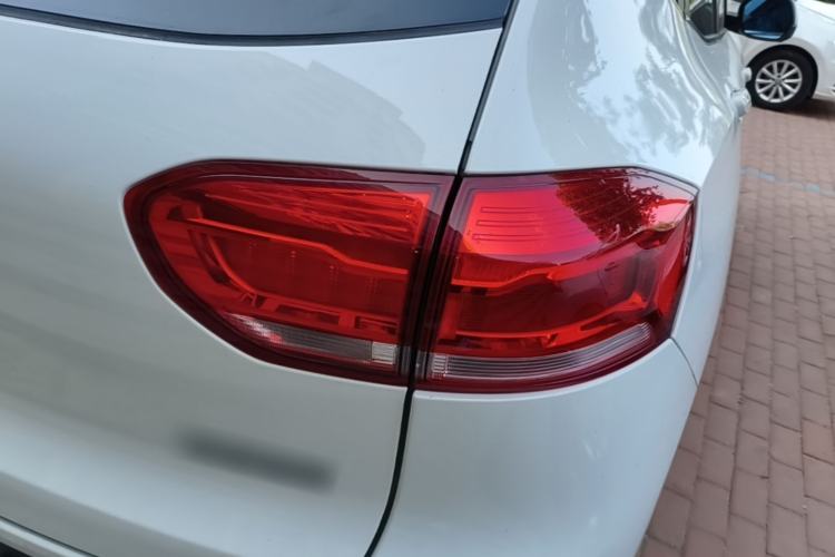 Used Haval H2s 2017 Red-Label 1.5T Dual-Clutch Elite Model Right Rear Taillight
