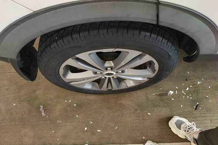 Used Haval H2s 2017 Blue Label 1.5T Dual-Clutch Luxury Model Right Rear Wheel Hub