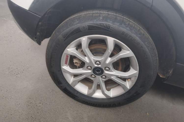 Used Haval H2s 2017 Red-Label 1.5T Dual-Clutch Comfort Model Right Rear Wheel Hub