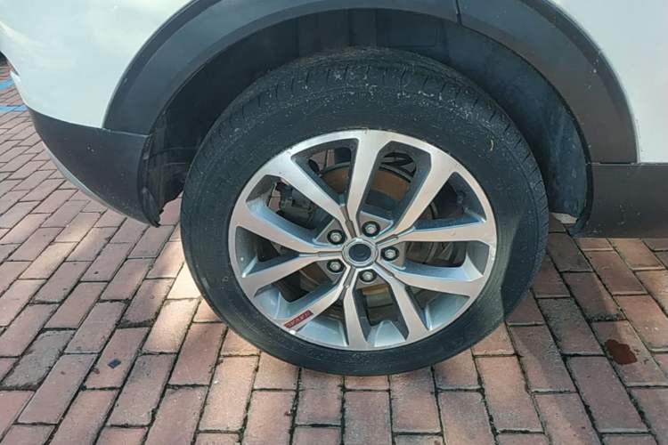 Used Haval H2s 2017 Red-Label 1.5T Dual-Clutch Luxury Model Right Rear Wheel Hub