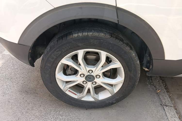 Used Haval H2s 2017 Red-Label 1.5T Dual-Clutch Comfort Model Right Rear Wheel Hub