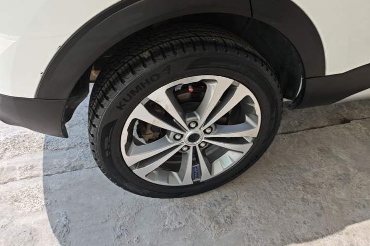 Used Haval H2s 2017 Blue Label 1.5T Dual-Clutch Luxury Model Right Rear Wheel Hub