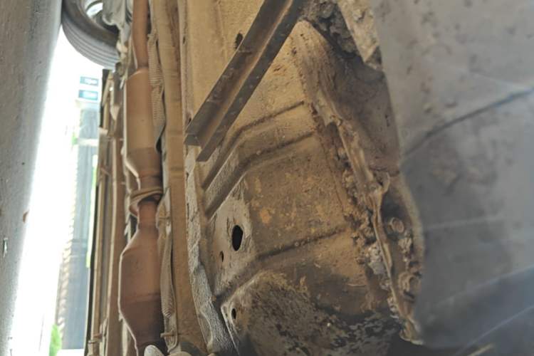 Used Haval H2s 2017 Red-Label 1.5T Dual-Clutch Elite Model Right Side Sill