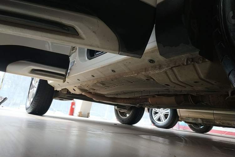 Used Haval H2s 2017 Red-Label 1.5T Dual-Clutch Elite Model Right Side Sill