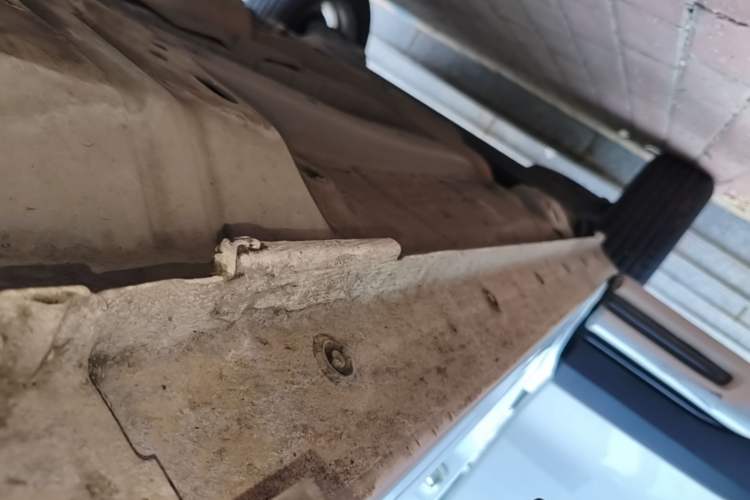Used Haval H2s 2017 Red-Label 1.5T Dual-Clutch Elite Model Right Side Sill