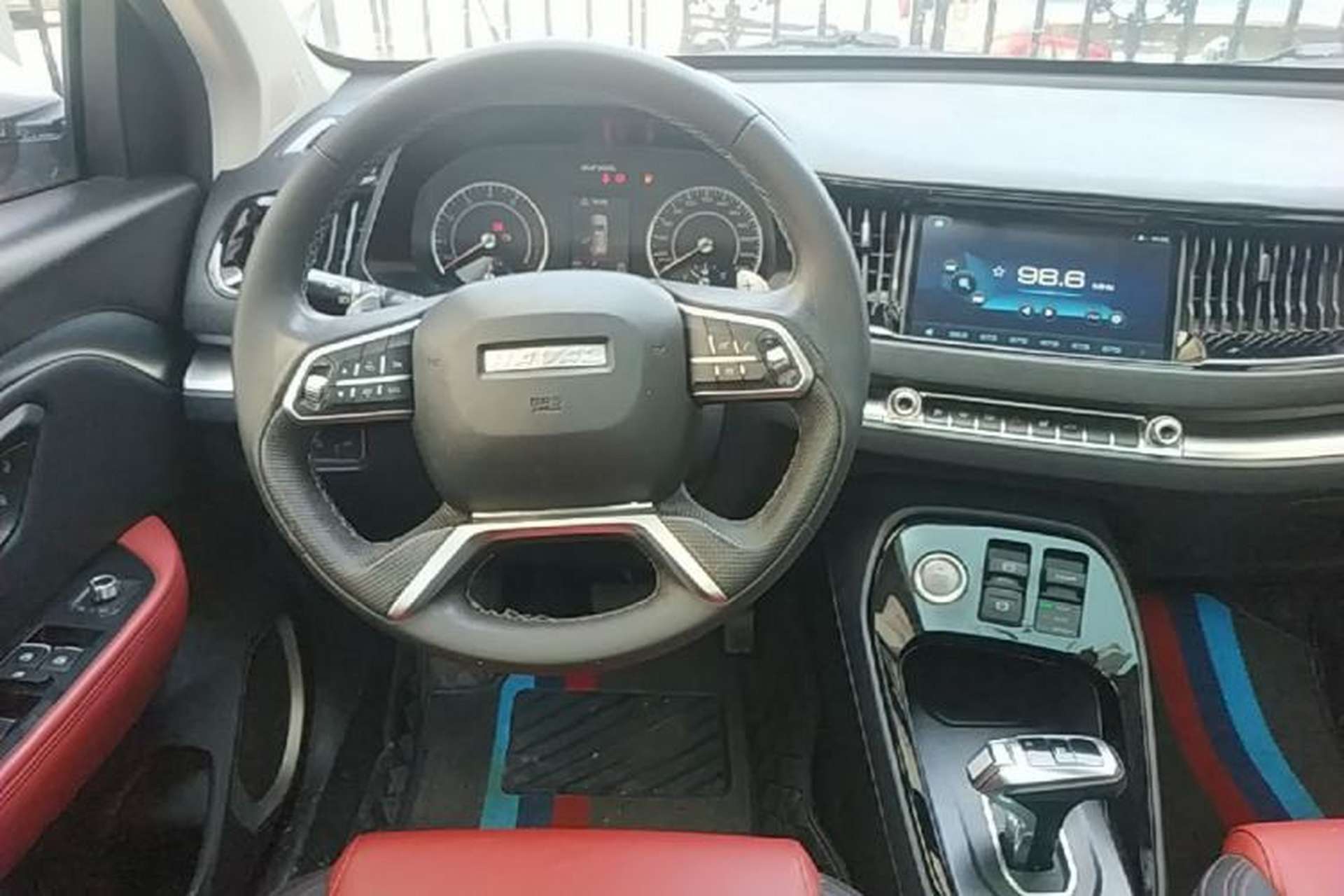 Used Haval H2s 2017 Red-Label 1.5T Dual-Clutch Elite Model Steering Wheel