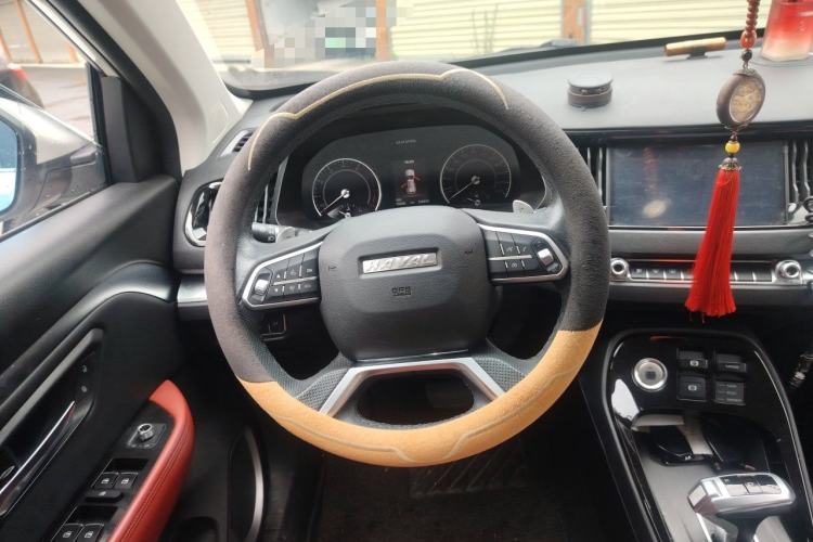 Used Haval H2s 2017 Red-Label 1.5T Dual-Clutch Elite Model Steering Wheel