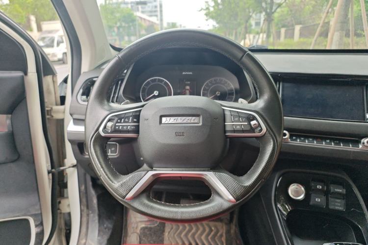 Used Haval H2s 2017 Red-Label 1.5T Dual-Clutch Elite Model Steering Wheel