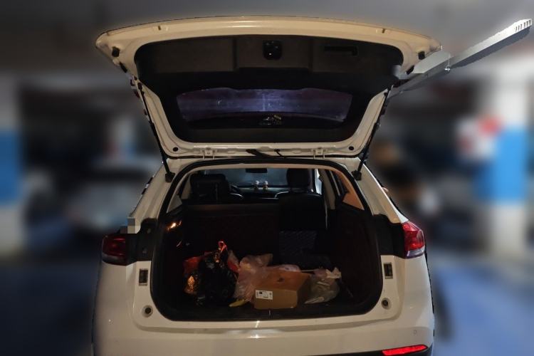Used Haval H2s 2017 Blue Label 1.5T Dual-Clutch Luxury Model Trunk