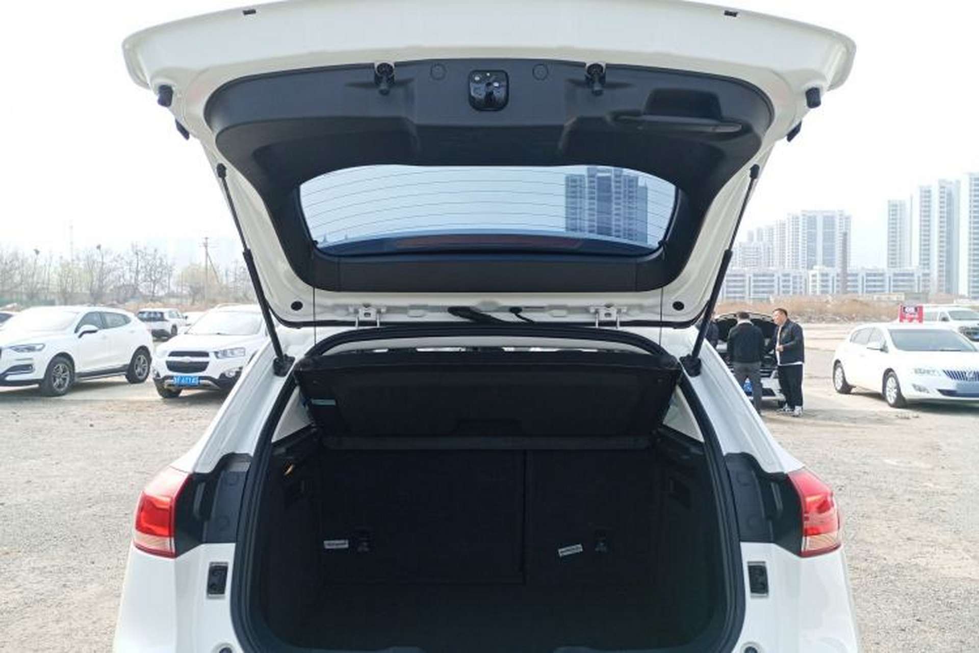 Used Haval H2s 2017 Red-Label 1.5T Dual-Clutch Elite Model Trunk