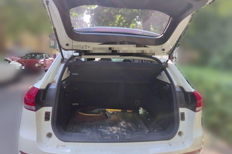 Used Haval H2s 2017 Red-Label 1.5T Dual-Clutch Elite Model Trunk