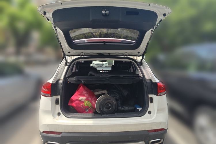 Used Haval H2s 2017 Blue Label 1.5T Dual-Clutch Luxury Model Trunk