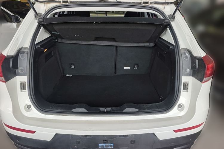 Used Haval H2s 2017 Red-Label 1.5T Dual-Clutch Luxury Model Trunk