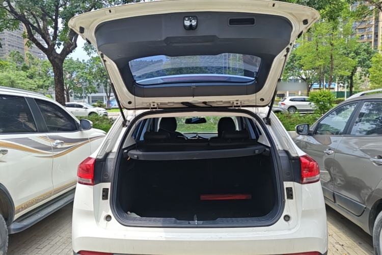 Used Haval H2s 2017 Blue Label 1.5T Dual-Clutch Comfort Model Trunk