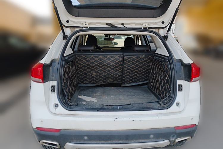 Used Haval H2s 2017 Blue Label 1.5T Dual-Clutch Luxury Model Trunk