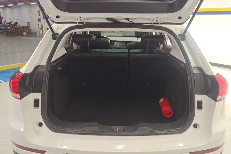 Used Haval H2s 2017 Red-Label 1.5T Dual-Clutch Elite Model Trunk