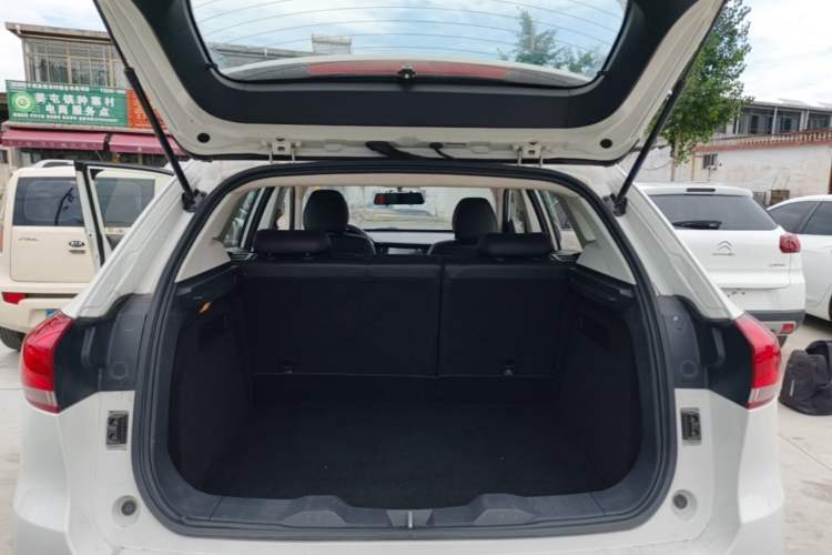 Used Haval H2s 2017 Red Label 1.5T Manual Comfort Model Trunk