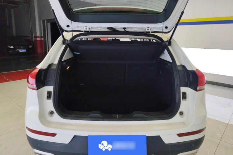 Used Haval H2s 2017 Red-Label 1.5T Manual Elite Model Trunk