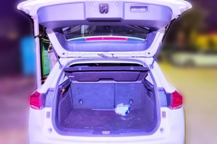 Used Haval H2s 2017 Blue Label 1.5T Dual-Clutch Luxury Model Trunk