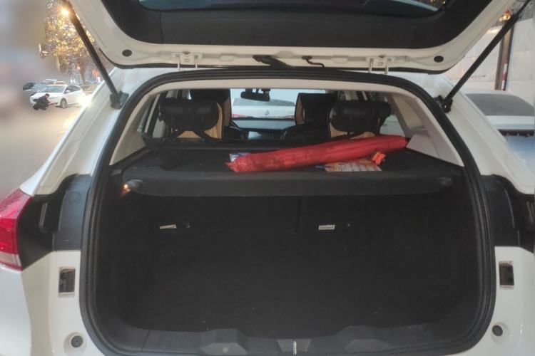 Used Haval H2s 2017 Red-Label 1.5T Dual-Clutch Luxury Model Trunk