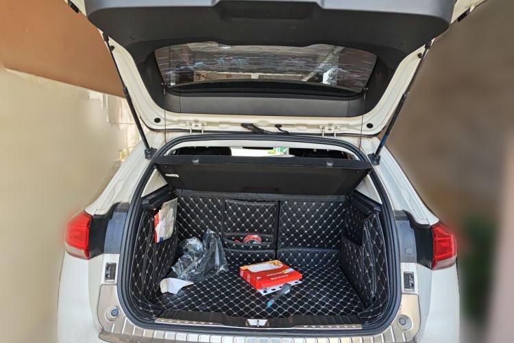 Used Haval H2s 2017 Blue Label 1.5T Dual-Clutch Luxury Model Trunk