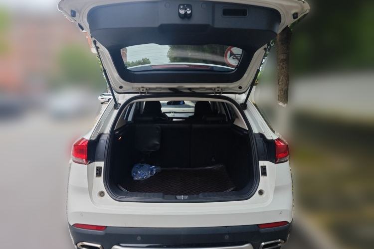 Used Haval H2s 2017 Blue Label 1.5T Dual-Clutch Luxury Model Trunk