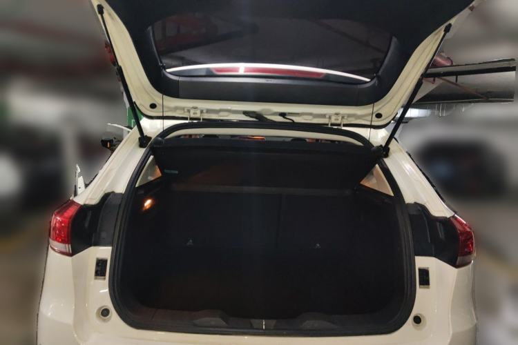 Used Haval H2s 2017 Red-Label 1.5T Dual-Clutch Elite Model Trunk