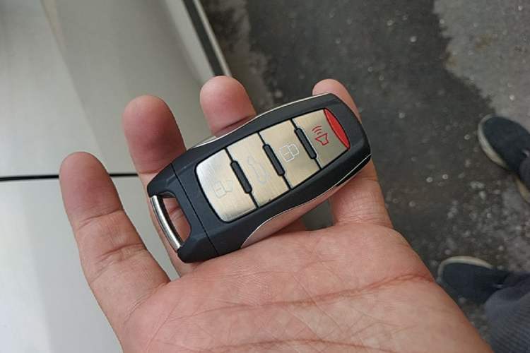 Used Haval H2s 2017 Red-Label 1.5T Dual-Clutch Elite Model Vehicle Key