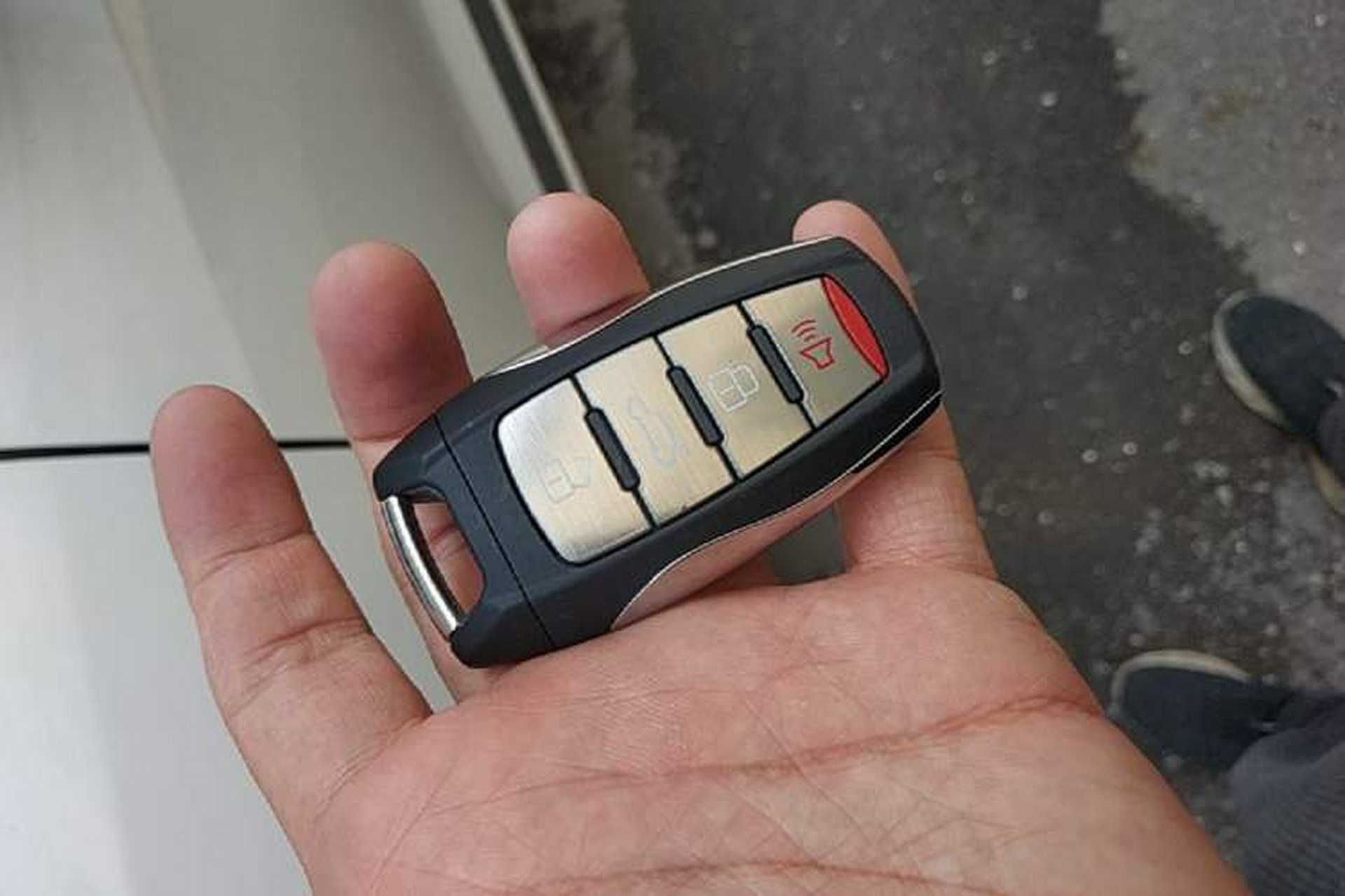 Used Haval H2s 2017 Red-Label 1.5T Dual-Clutch Elite Model Vehicle Key