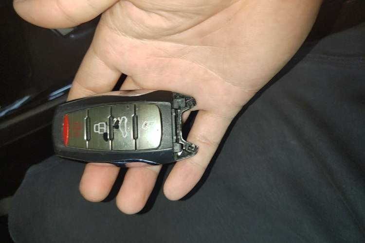 Used Haval H2s 2017 Red-Label 1.5T Dual-Clutch Comfort Model Vehicle Key