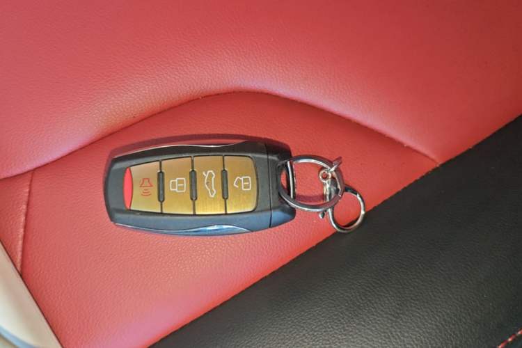 Used Haval H2s 2017 Blue Label 1.5T Dual-Clutch Luxury Model Vehicle Key