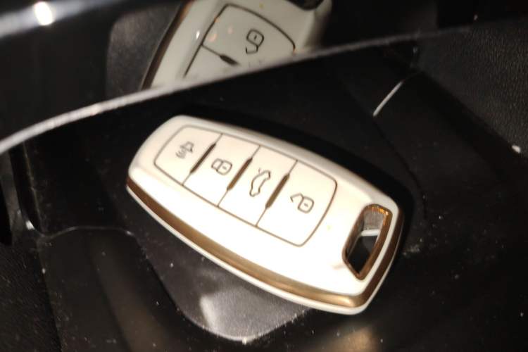 Used Haval H2s 2017 Blue Label 1.5T Manual Elite Model Vehicle Key