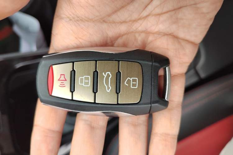 Used Haval H2s 2017 Red Label 1.5T Manual Comfort Model Vehicle Key