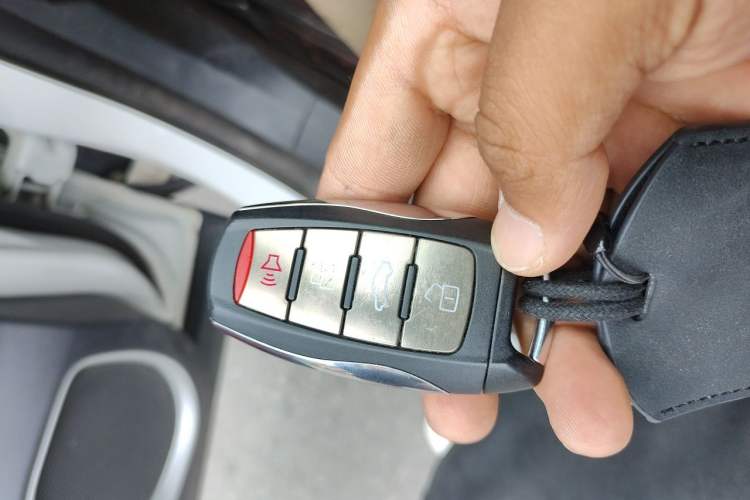 Used Haval H2s 2017 Red-Label 1.5T Dual-Clutch Comfort Model Vehicle Key