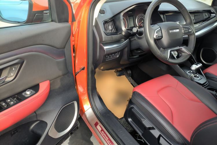 Used Haval H2s 2017 Red-Label 1.5T Dual-Clutch Elite Model Driver Seat