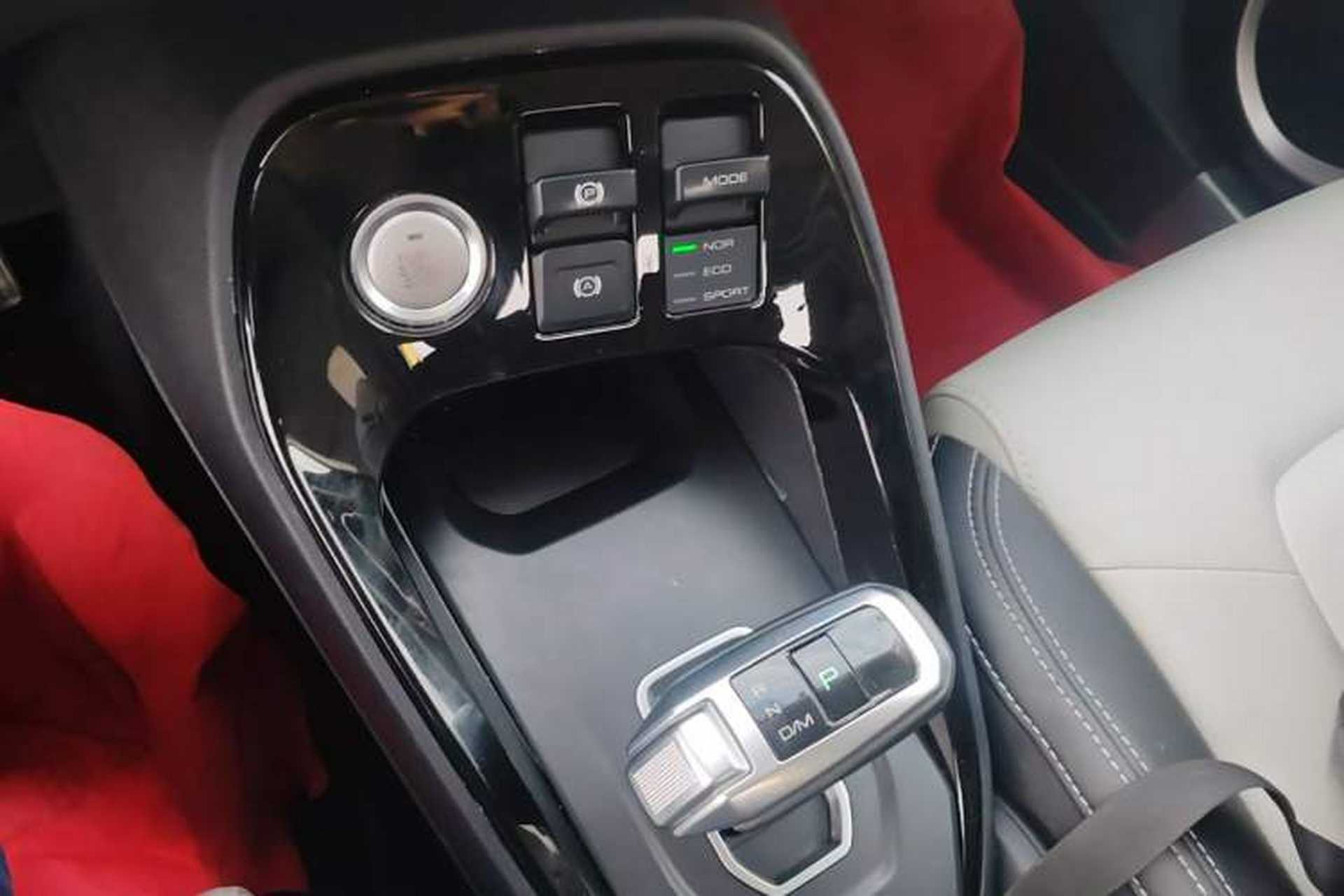Used Haval H2s 2017 Red-Label 1.5T Dual-Clutch Comfort Model Gear Lever